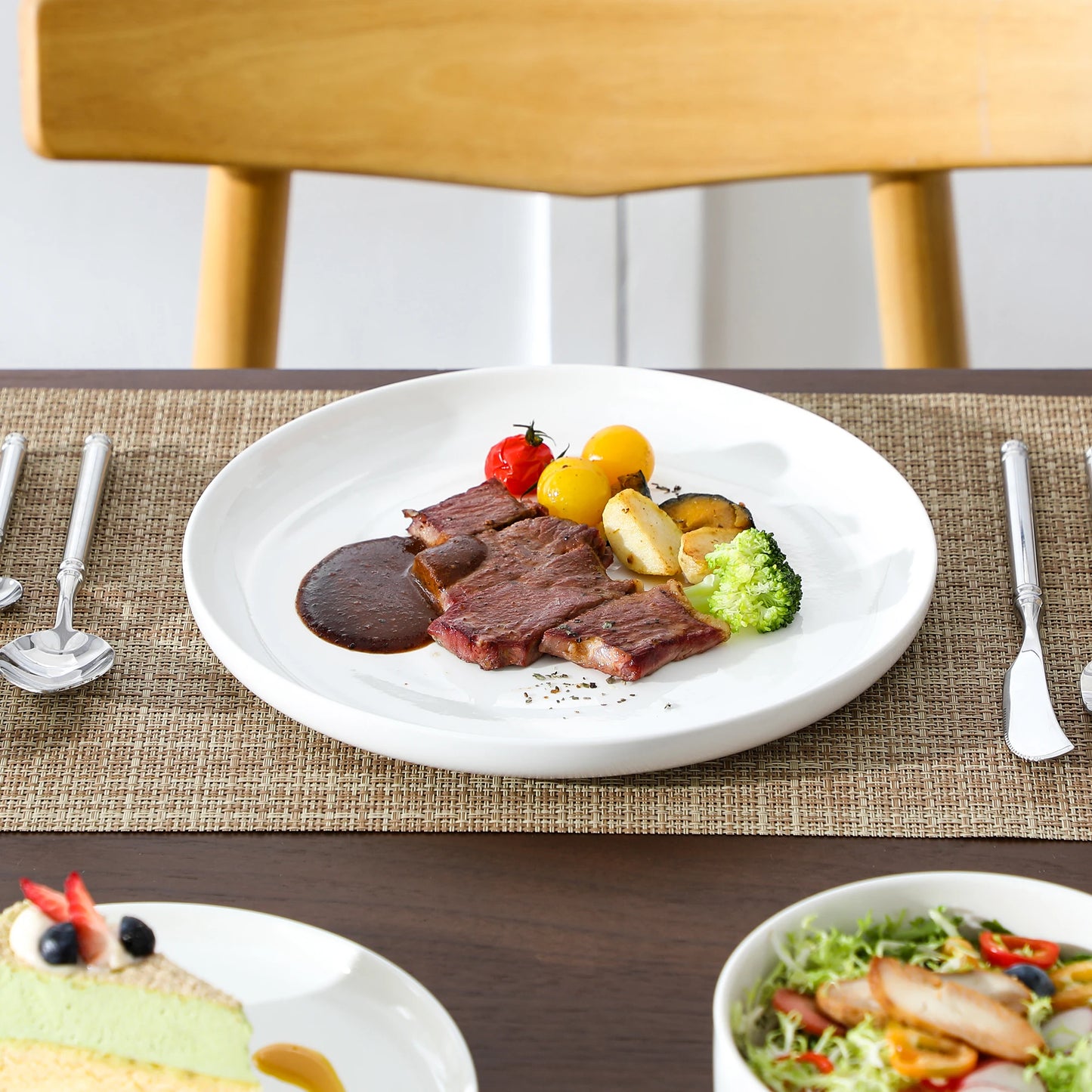 12/24 Piece Ceramic Porcelain Dinnerware Set with 4 Pcs Dinner/Dessert Plates,Bowl Tableware Set Service for 4