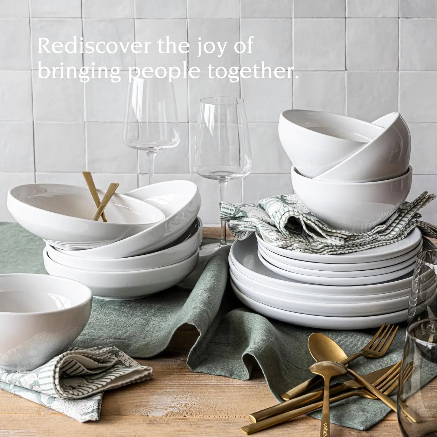 Coupe 16-Piece Porcelain Dinnerware Set – Modern Everyday Essentials