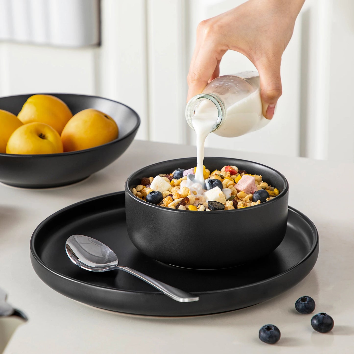 24/48-Piece Black Ceramic Dinnerware Set – Elegant Stoneware Plates and Bowls with 6/12 Dinner Plates, Dessert Plates, Bowls & Soup Plates